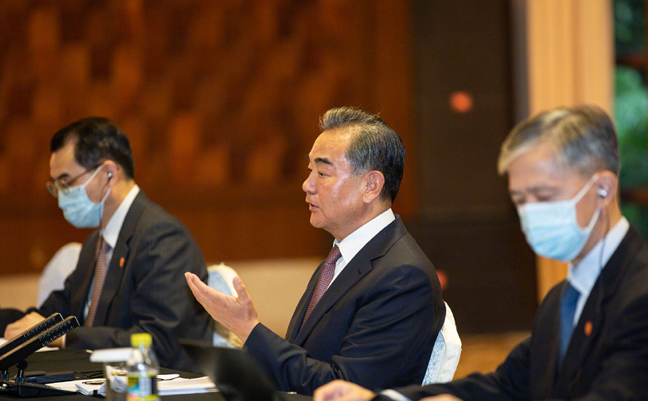 [自贸港英语]王毅：中国愿与印尼合作维护南海和平 - 第1张