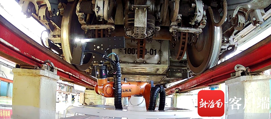 探访全国首个动车“恒温”检修库 机器人自动检修作业 - 第6张