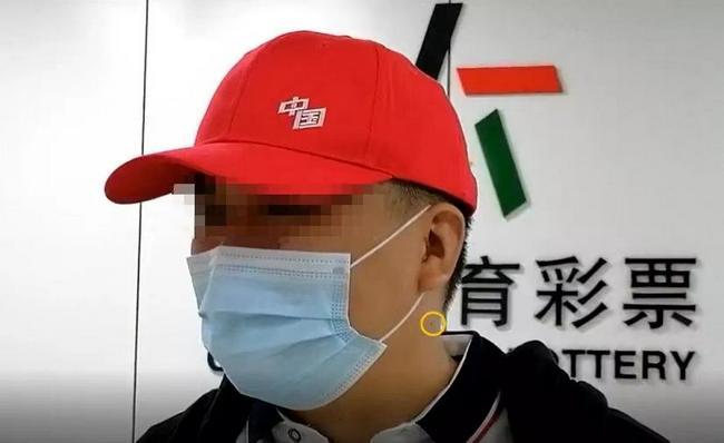被质疑大奖得主是“演员”!海南体彩辟谣后再回应:将规范中奖者着装 - 第2张 - 自贸港在线 被质疑大奖得主是“演员”!海南体彩辟谣后再回应:将规范中奖者着装 - 第2张