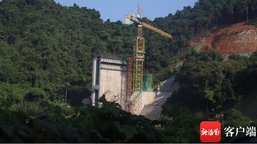 迈湾水利枢纽工程左岸灌区渠首进水塔主体结构封顶 - 第1张