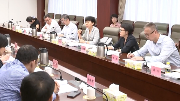 省委统战部召开民营经济代表人士座谈会